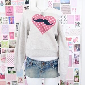 mustache heart graphic sweatshirt xs